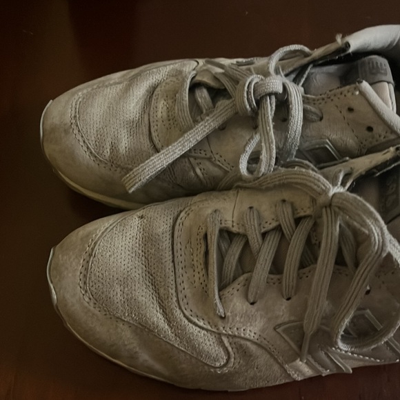 Buy 1 get 1 half off sale**Women’s New Balance 696 Shoes - Picture 3 of 6